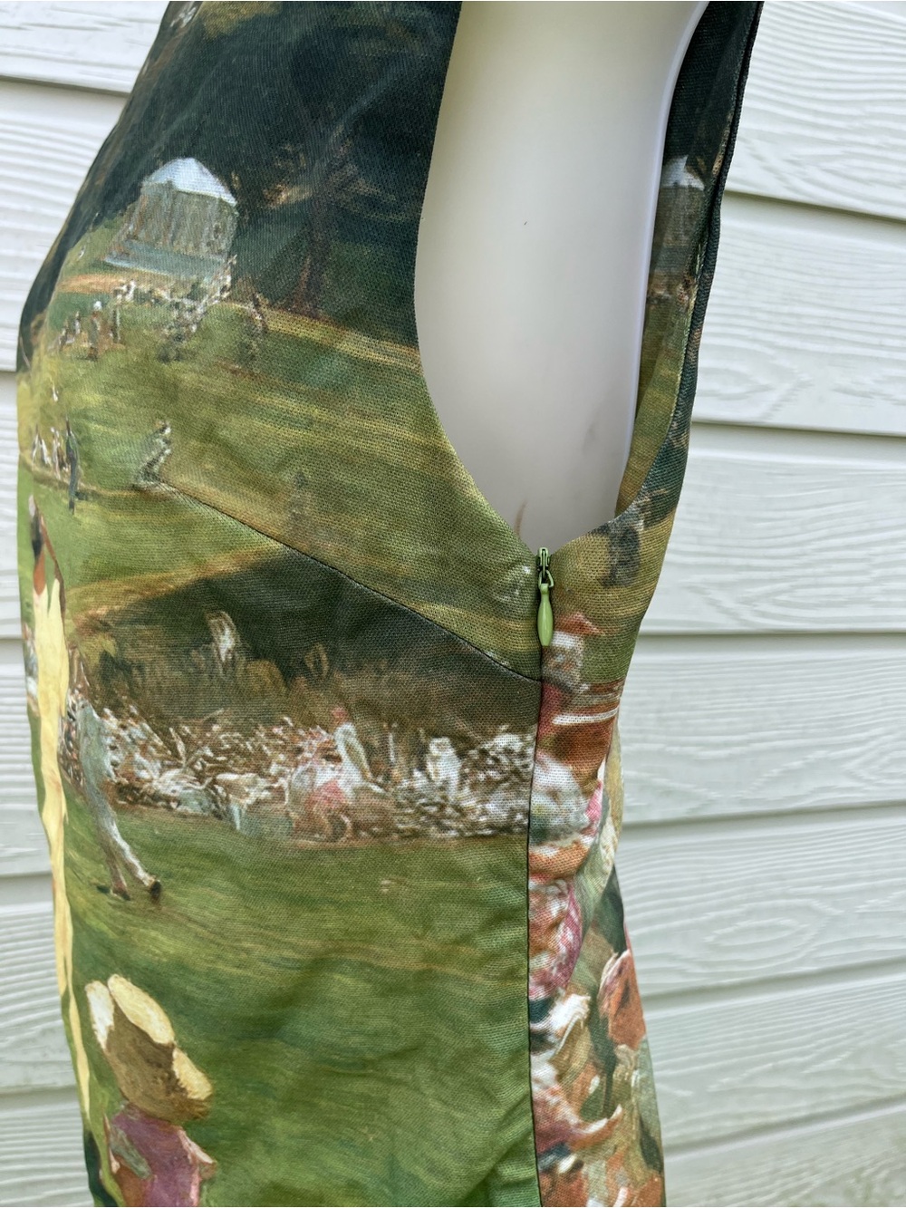 Vintage-Style Sleeveless Tunic Dress with Impressionist Golf Scene - Green - Picture 3 of 7